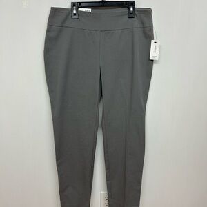 NWT. Crown&Ivy “Ashley” Gray Pull On Pants. Size 10